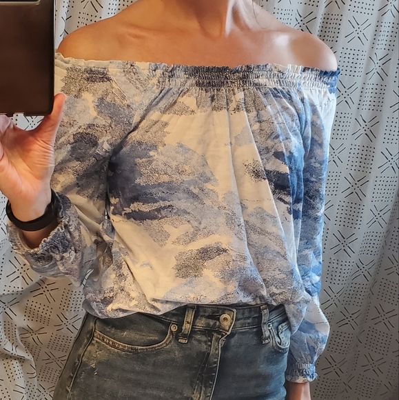 Off the Shoulder Abstract Top - Picture 1 of 5